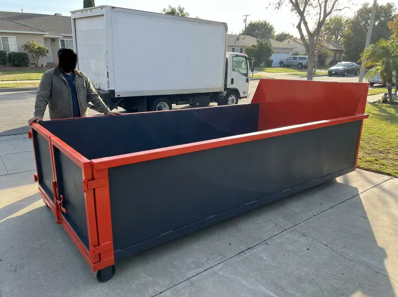10-Yard Dumpster Rental in Los Angeles, CA